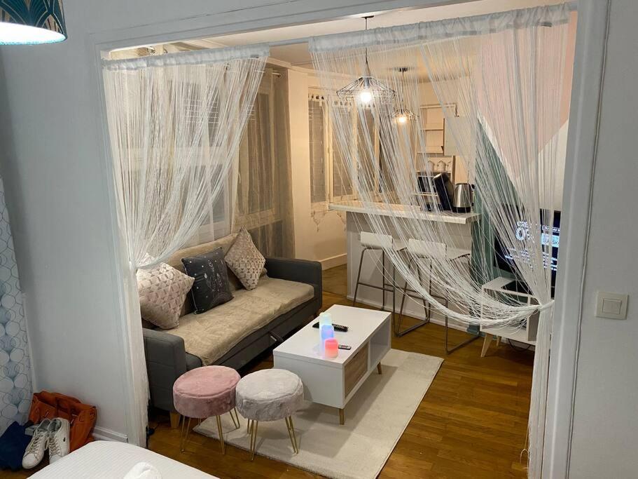 Charmant Appartement ビユールバンヌ エクステリア 写真